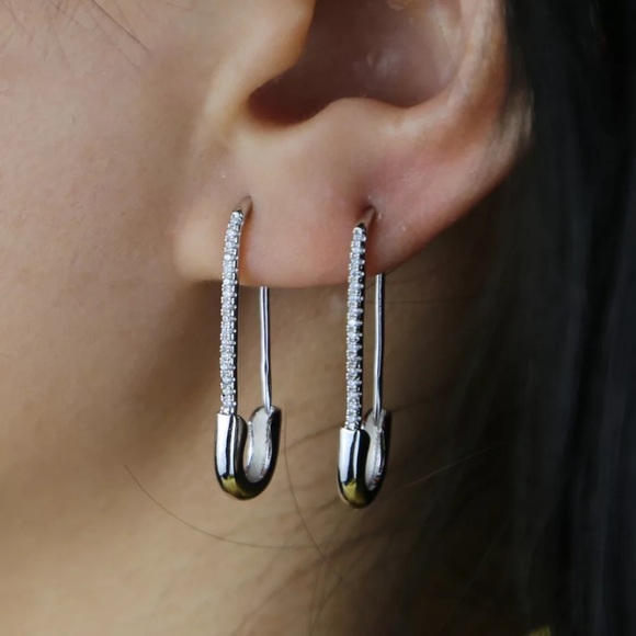 High Quality Safety Pin CZ Earrings - Picture 4 of 5